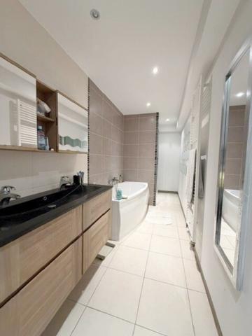 Maison 6 pièce(s) 3 chambre(s) 135 m²