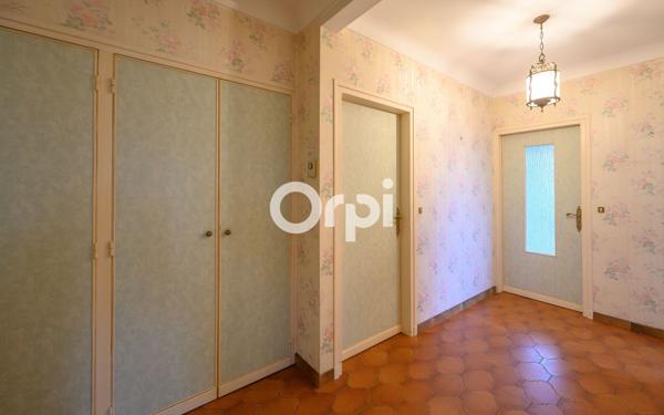 Maison à vendre    8 pièces •  Estaires