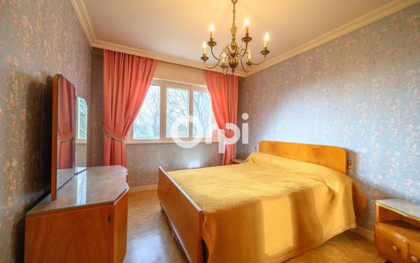 Maison à vendre    8 pièces •  Estaires