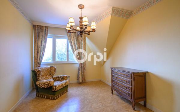 Maison à vendre    8 pièces •  Estaires