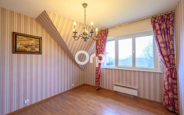 Maison à vendre    8 pièces •  Estaires