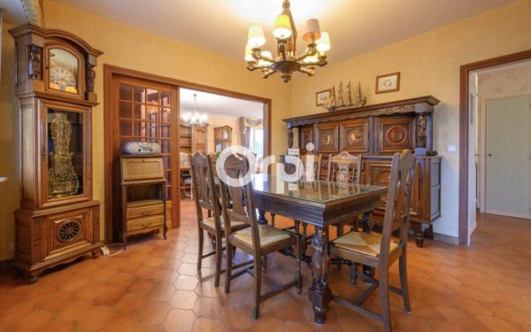 Maison à vendre    8 pièces •  Estaires