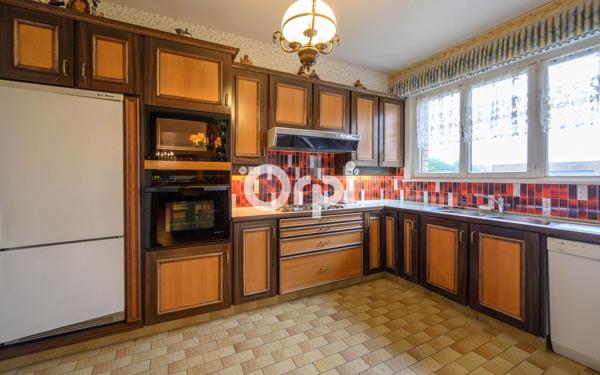 Maison à vendre    8 pièces •  Estaires