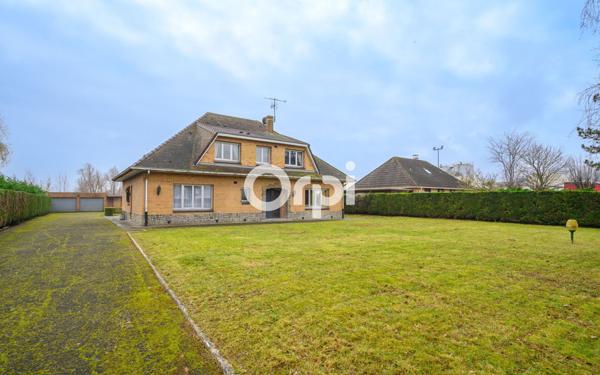 Maison à vendre    8 pièces •  Estaires