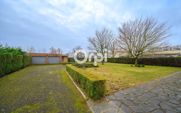 Maison à vendre    8 pièces •  Estaires