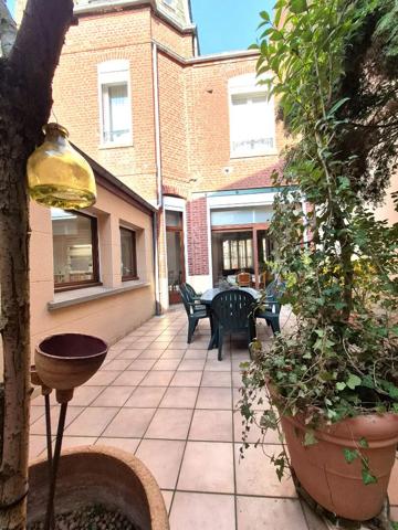 Maison à vendre 10 pièces 223m² Cambrai (59400)