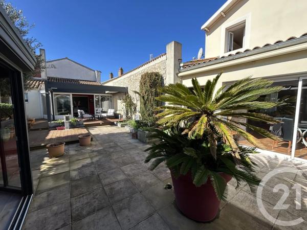 Maison à vendre  5 pièces - 185,45 m 2   LA ROCHELLE  - 17