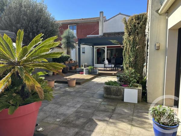 Maison à vendre  5 pièces - 185,45 m 2   LA ROCHELLE  - 17