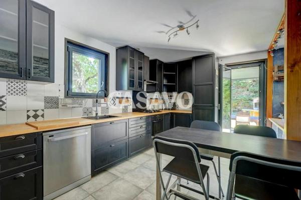 Vente Maison 6 pièces de 170m² - 69720 Saint-Laurent-de-Mure