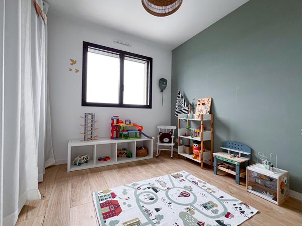 Maison - 112 m² à Cantenay Epinard - 5 pièces - 4 chambres - garage