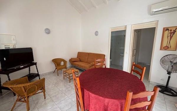 Maison à louer    2 pièces •  Saint-François