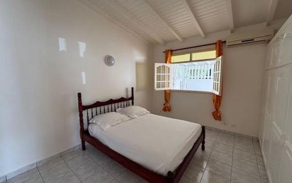 Maison à louer    2 pièces •  Saint-François