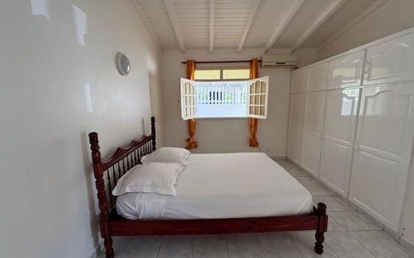 Maison à louer    2 pièces •  Saint-François