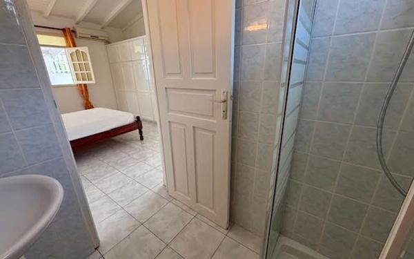 Maison à louer    2 pièces •  Saint-François