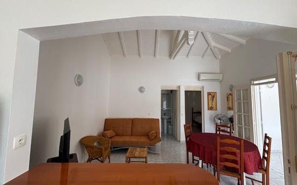 Maison à louer    2 pièces •  Saint-François