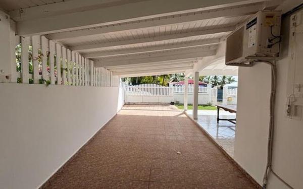 Maison à louer    2 pièces •  Saint-François