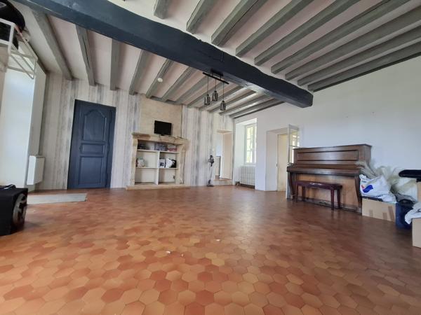 À vendre - Maison individuelle, 6 pièces située à Courgains (72260)