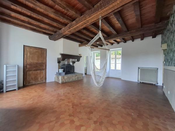 À vendre - Maison individuelle, 6 pièces située à Courgains (72260)
