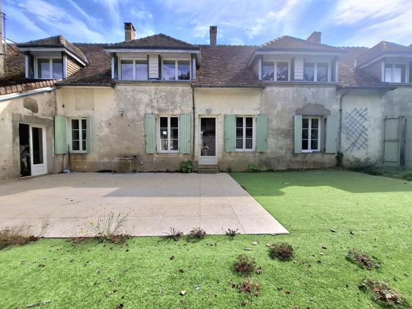 À vendre - Maison individuelle, 6 pièces située à Courgains (72260)