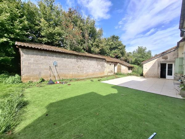 À vendre - Maison individuelle, 6 pièces située à Courgains (72260)