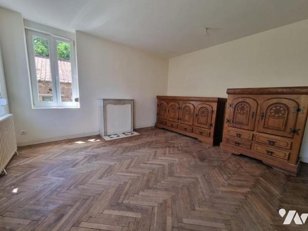 Maison individuelle 3 chambres rénovée avec jardin clos