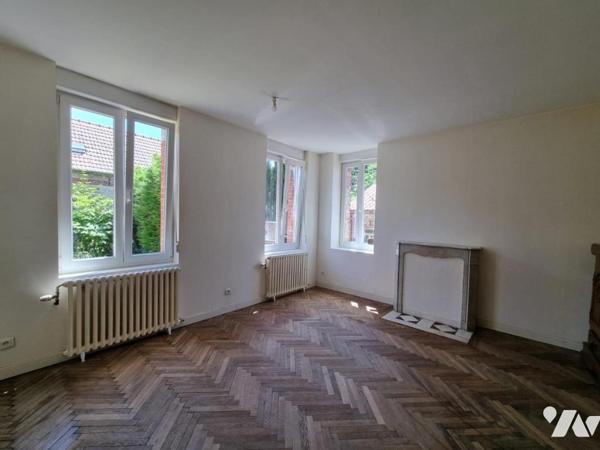 Maison individuelle 3 chambres rénovée avec jardin clos