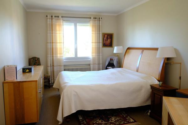 Montauban (82000) Belle Propriété de 228 m2 au milieu d'un Parc avec une Dépendance et 3 Garages.