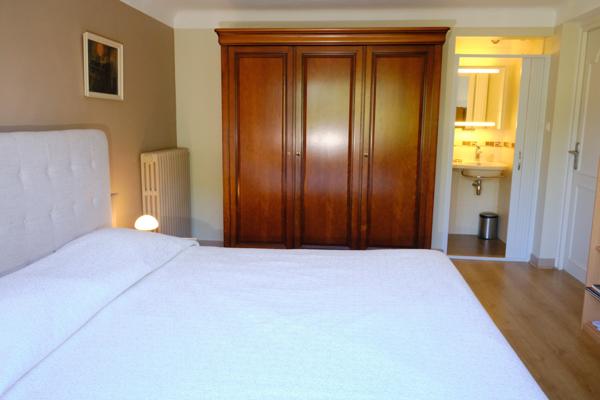 Montauban (82000) Belle Propriété de 228 m2 au milieu d'un Parc avec une Dépendance et 3 Garages.