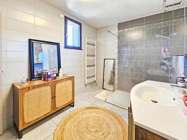 Bellevigne-en-Layon - Propriété de 250 m²  - 2 habitations - Piscine chauffée - Plus d'1 hectare de terrain