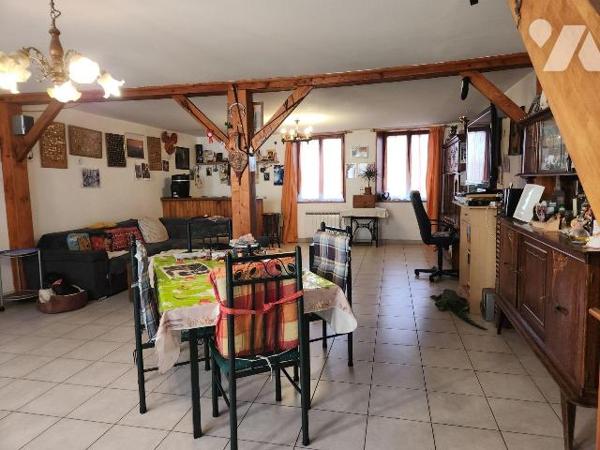 À vendre à Laferté-sur-Aube, à seulement 5 minutes de Ville-sous-la-Ferté et de l'autoroute A5,...
