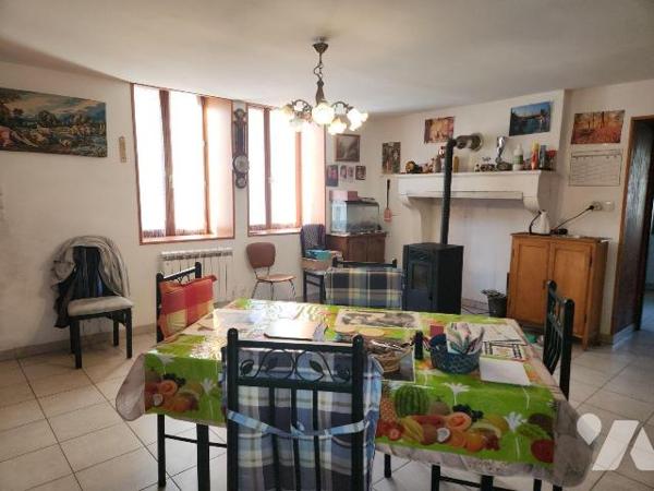 À vendre à Laferté-sur-Aube, à seulement 5 minutes de Ville-sous-la-Ferté et de l'autoroute A5,...