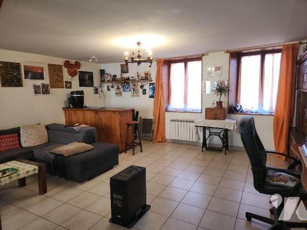 À vendre à Laferté-sur-Aube, à seulement 5 minutes de Ville-sous-la-Ferté et de l'autoroute A5,...