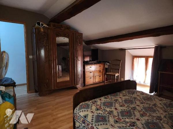 À vendre à Laferté-sur-Aube, à seulement 5 minutes de Ville-sous-la-Ferté et de l'autoroute A5,...