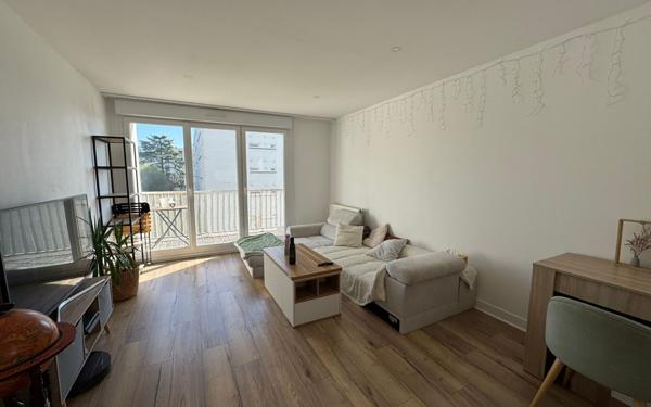 Appartement à louer    3 pièces •  Saint-Jean-de-la-Ruelle