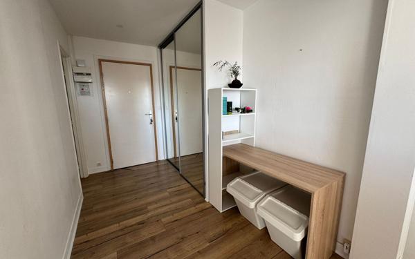 Appartement à louer    3 pièces •  Saint-Jean-de-la-Ruelle