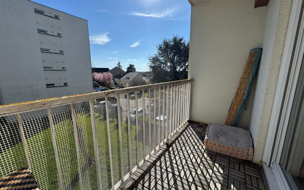 Appartement à louer    3 pièces •  Saint-Jean-de-la-Ruelle