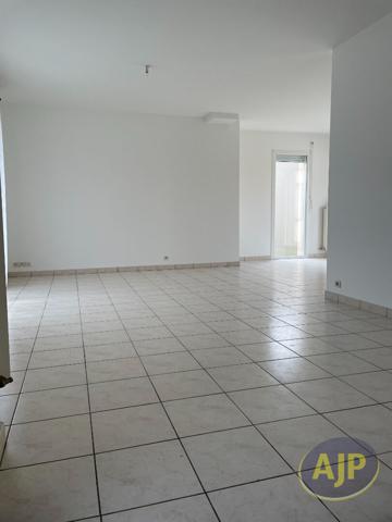 Maison à louer Savenay : 5 pièces, 107m² avec 3 chambre(s) à 1 058€ - AJP Immobilier Savenay