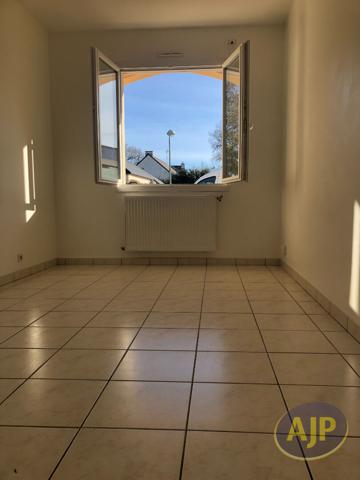 Maison à louer Savenay : 5 pièces, 107m² avec 3 chambre(s) à 1 058€ - AJP Immobilier Savenay