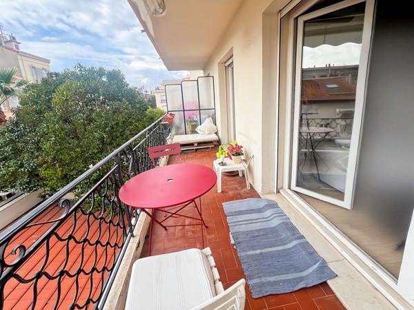 Appartement 2 pièce(s) 49.11 m2 Cannes Centre