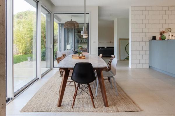 Acheter une Maison d'Architecte à Bordeaux Cauderan à proximité du Parc Bordelais 5 chambres 250M2 avec jardin piscine garage
