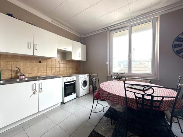 Vente                                                      Appartement
                        
                     3 pièces                      70 m2                     à Metz