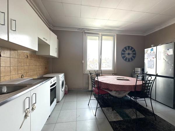 Vente                                                      Appartement
                        
                     3 pièces                      70 m2                     à Metz