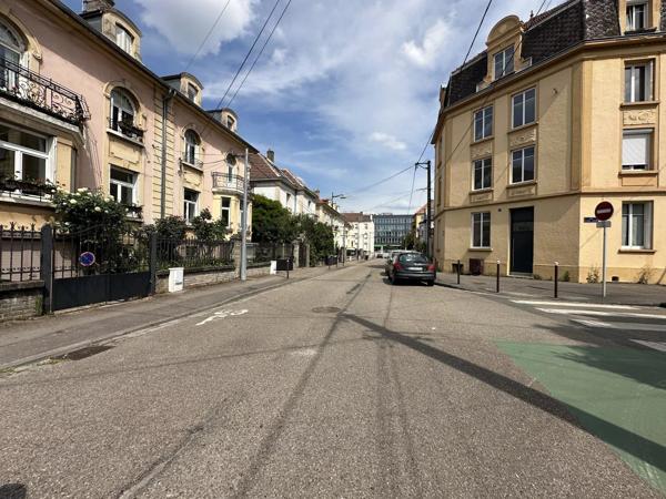 Vente                                                      Appartement
                        
                     3 pièces                      70 m2                     à Metz