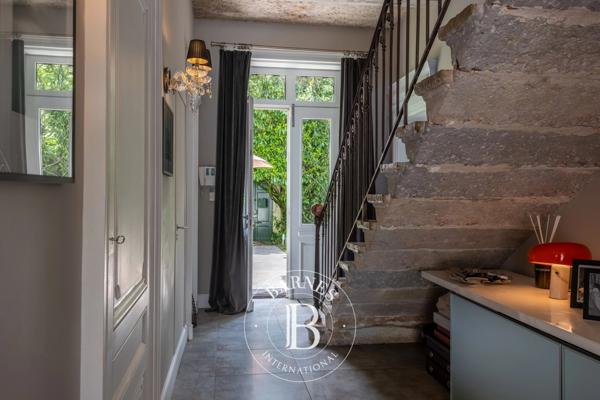Écully, Maison 5 Chambres -  300 m² à vendre