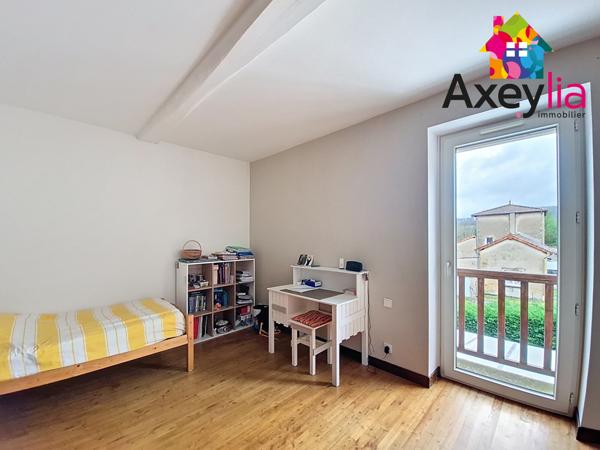 Charlieu (42190) A VENDRE - 5MN DE CHARLIEU - MAISON 4 CHAMBRES AVEC TERRAIN