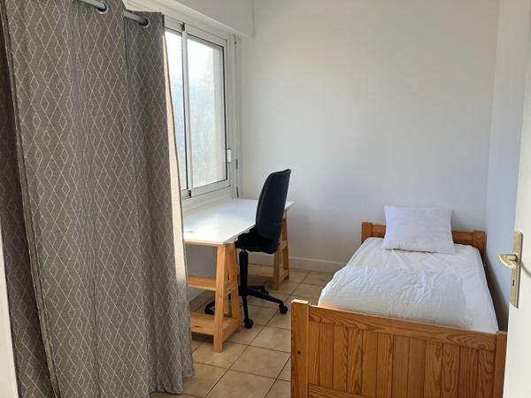 Maison de plain-pied  à Louer TALENCE avec 4 chambres et terrasse BAIL COURTE DUREE