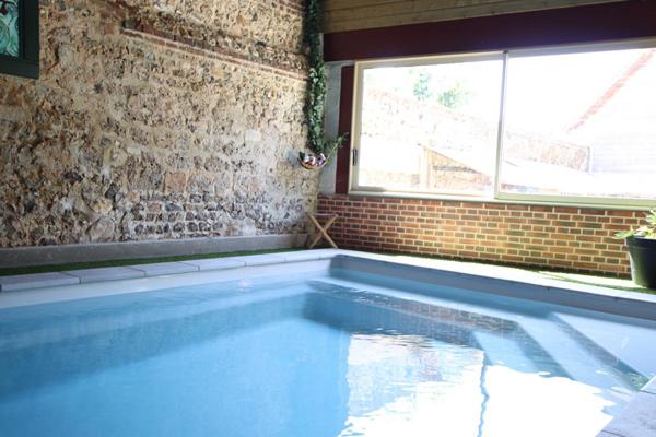 MAISON DE VILLAGE AVEC COMMERCES, À 20 MIN DES PLAGES