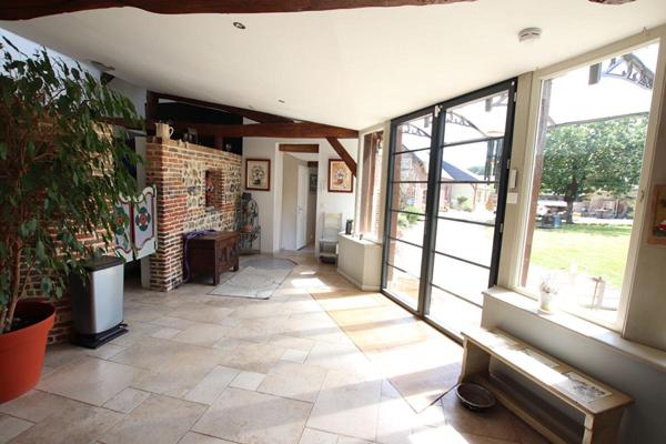 MAISON DE VILLAGE AVEC COMMERCES, À 20 MIN DES PLAGES