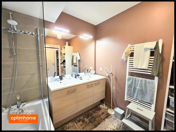 A LOUER - T3 meublé Cessy centre avec terrasse, cave et parking en sous-sol