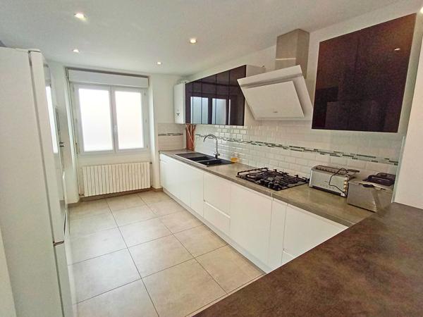 Maison 5 pièce(s) 106 m2 , Caudan